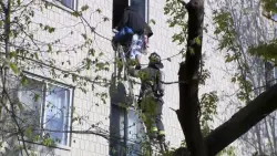 Residents jump from windows during Milwaukee apartment fire that kills 4