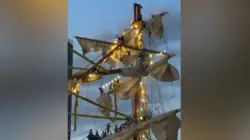 Crew on Mexican Navy tall ship seen clinging to rigging after collision with Brooklyn Bridge, video shows